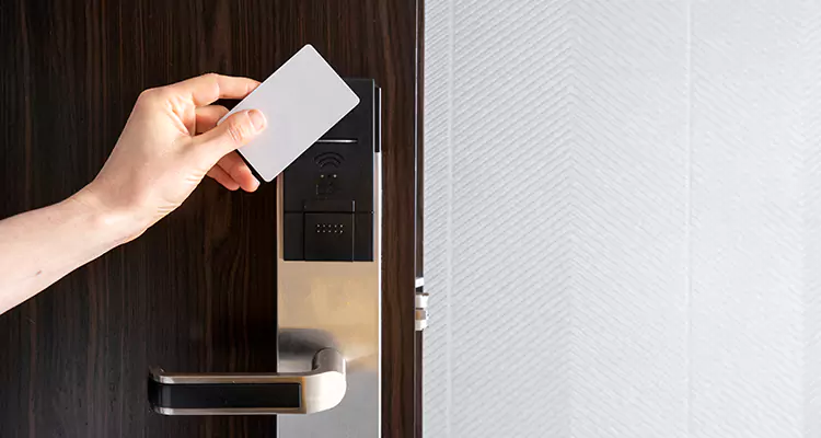Why Choose Us for Hotel Keycard Lock Repair in Pinewood, FL?