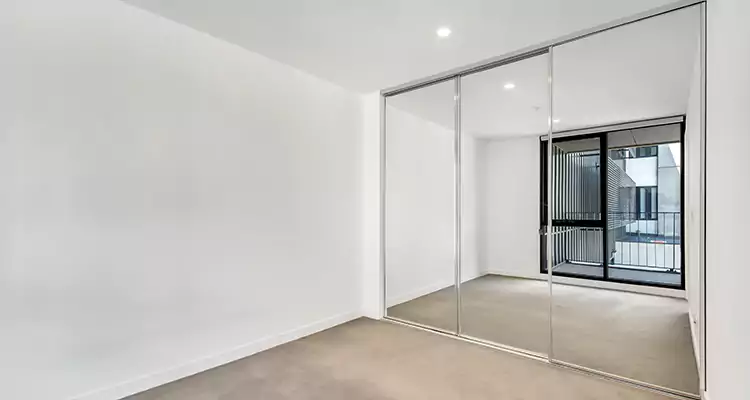 Why Homeowners Choose Us for Sliding Mirror Door Replacement in Pinewood, FL