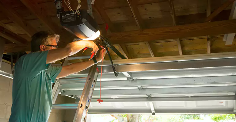 Chamberlain Garage Door Repair in Pinewood, FL